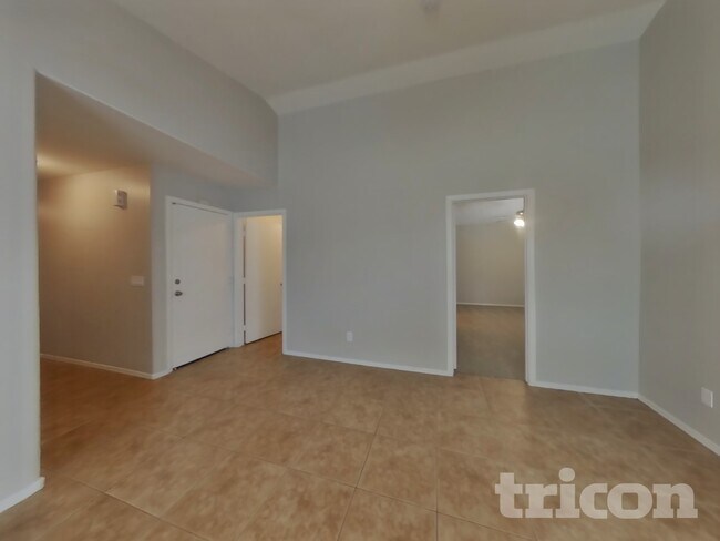 6837 W Gary Way in Phoenix, AZ - Foto de edificio - Building Photo