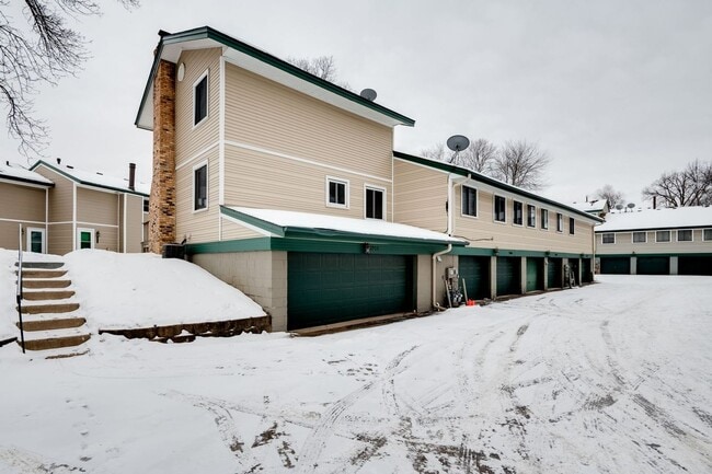 2712 Terraceview Ct in Plymouth, MN - Building Photo - Building Photo