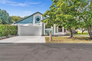 1308 E Glen Oak Rd in North Lauderdale, FL - Building Photo