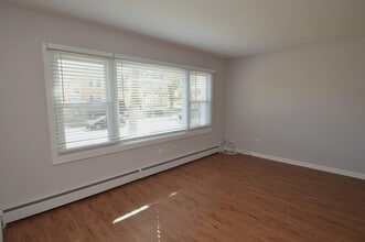 10332 Elizabeth St in Westchester, IL - Building Photo - Building Photo