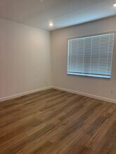 1545 SE Crosswood Wy in Port St. Lucie, FL - Foto de edificio - Building Photo