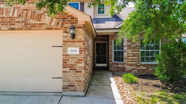 5611 My Way in Houston, TX - Building Photo - Building Photo