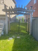 43 Philips View Cres in Richmond Hill, ON - Building Photo