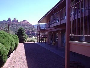 390 Cedar St in Sedona, AZ - Foto de edificio