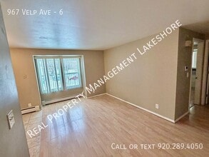 967 Velp Ave in Green Bay, WI - Building Photo - Building Photo