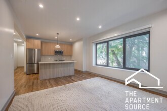 1341 W Estes Ave in Chicago, IL - Building Photo - Building Photo