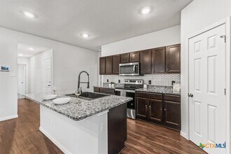 132 Ragnar Dr in Jarrell, TX - Building Photo - Building Photo