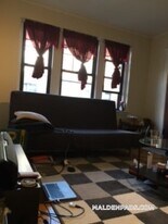 349 Pleasant St in Malden, MA - Building Photo