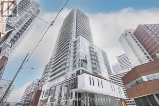 33 Helendale Ave in Toronto, ON - Building Photo