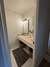 10 Country Club Way in Carmel Valley, CA - Foto de edificio - Building Photo