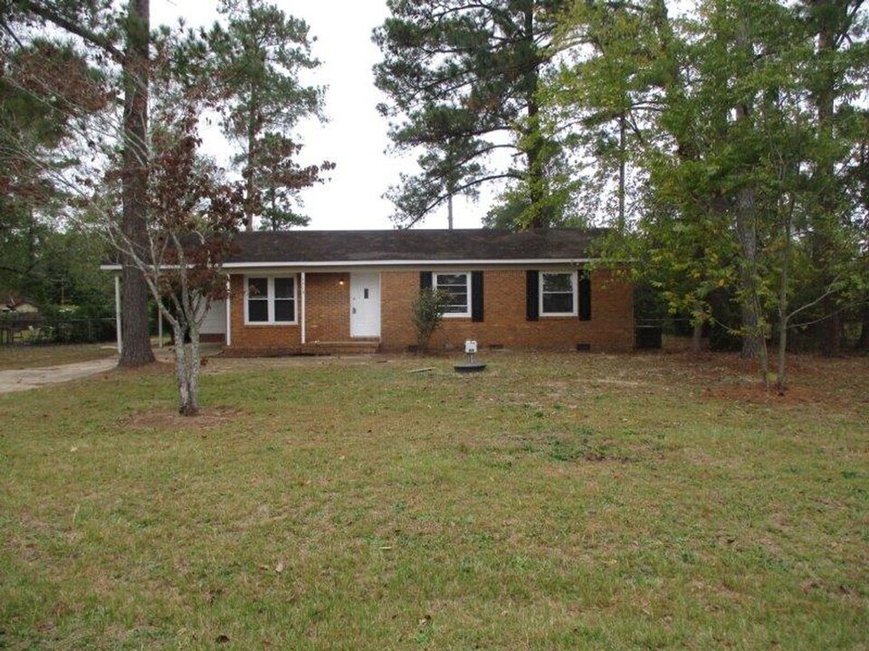 6430 Waldos Beach Rd in Fayetteville, NC - Building Photo