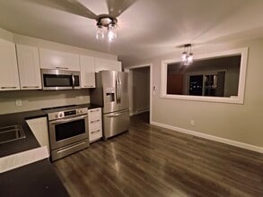 172 Perry Ave, Unit 3 in Worcester, MA - Building Photo - Building Photo