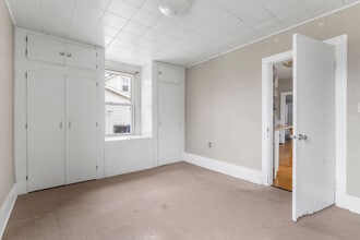 625 W 10th Ave in Oshkosh, WI - Building Photo - Building Photo