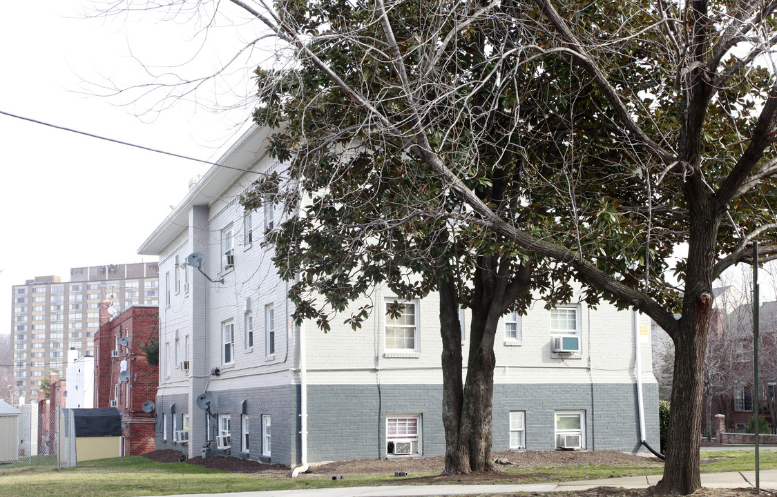 Parc Square Apartments in Alexandria, VA - Building Photo