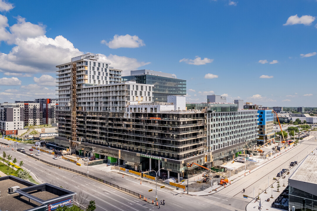 Hoop in Laval, QC - Building Photo