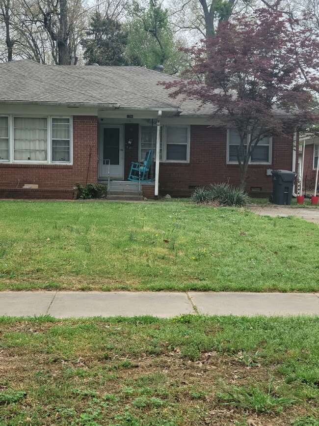 property at 1205 W Matthews Ave