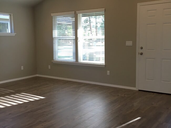 608 N Trinity Way in Sisters, OR - Building Photo - Building Photo