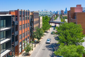 1821 N Milwaukee Ave in Chicago, IL - Building Photo - Building Photo