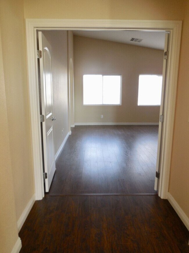 7868 Barntucket Ave in Las Vegas, NV - Building Photo - Building Photo