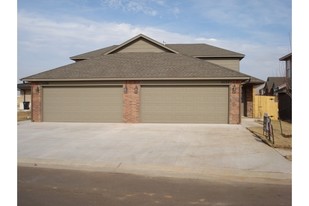 11441 NW 9th Ter in Yukon, OK - Building Photo