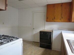 24 Colonial Ave in Newton, MA - Building Photo - Building Photo