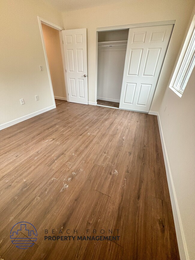 14316 Christine Dr. in Whittier, CA - Foto de edificio - Building Photo