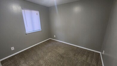 900 Julia St NW, Unit B in Huntsville, AL - Building Photo - Building Photo