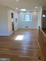 5001 White Flint Dr in Kensington, MD - Building Photo