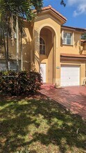 213 E Forest Oak Cir in Davie, FL - Building Photo - Building Photo