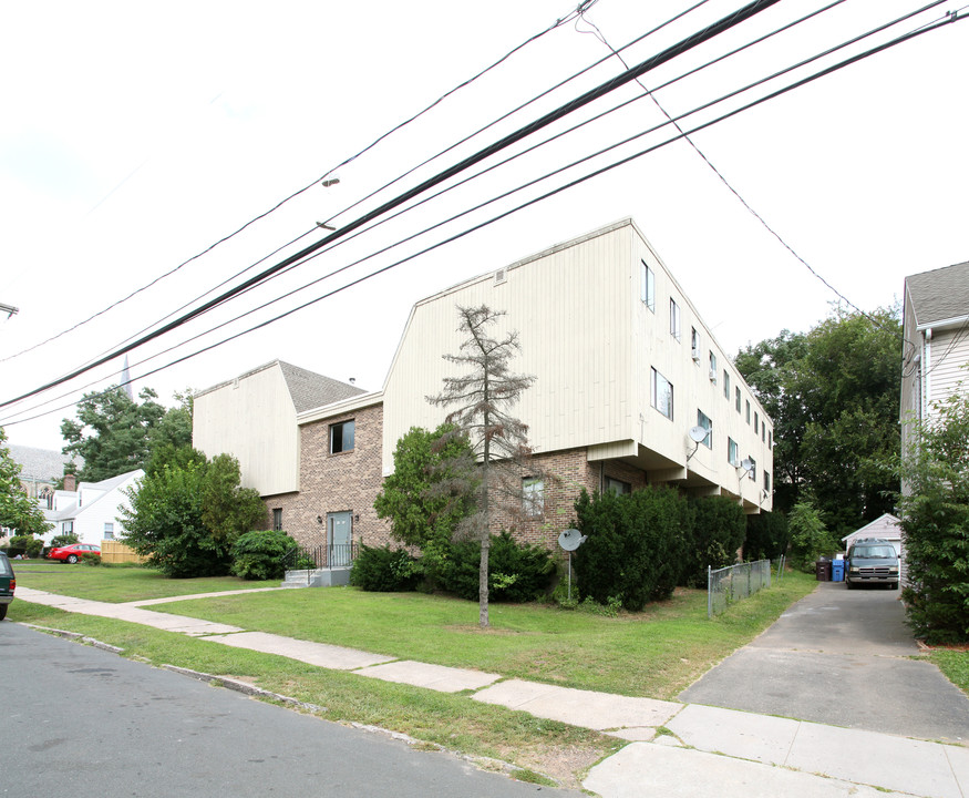 511-517 High St in New Britain, CT - Building Photo