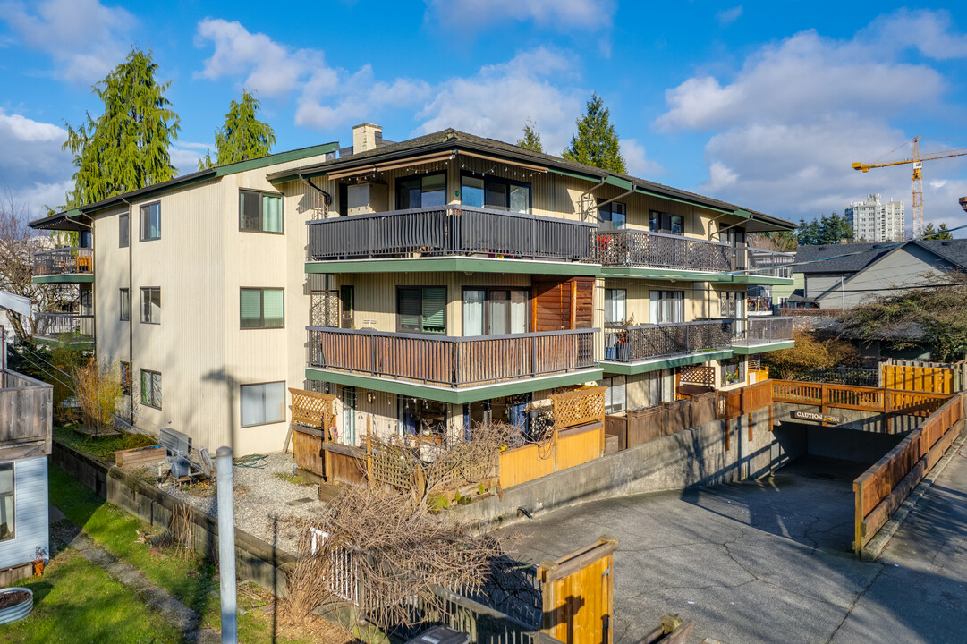 1622 Frances St in Vancouver, BC - Building Photo