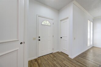 16026 Rustic Sands Dr in Houston, TX - Foto de edificio - Building Photo