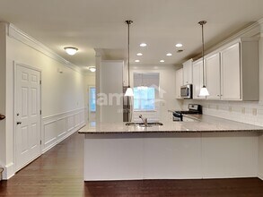 105 Hickory Village Cir in Woodstock, GA - Building Photo - Building Photo