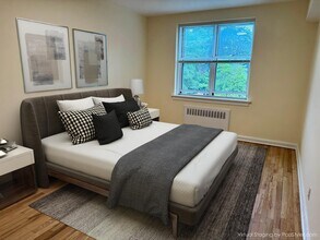 920 Pelhamdale Ave in Pelham Manor, NY - Building Photo - Building Photo