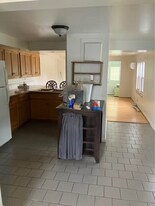 5347 10th St, Unit 1 in Zephyrhills, FL - Building Photo