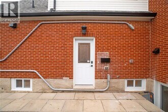 22 Ash St in Kitchener, ON - Building Photo - Building Photo