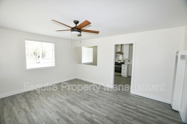 69 Raemere St in Camarillo, CA - Building Photo - Building Photo