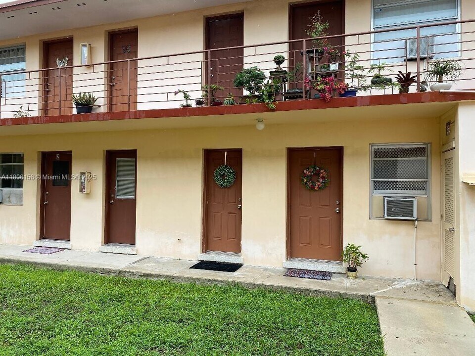 624 NE 61st St in Miami, FL - Building Photo