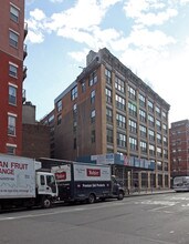 345 W 13th St in New York, NY - Foto de edificio - Building Photo