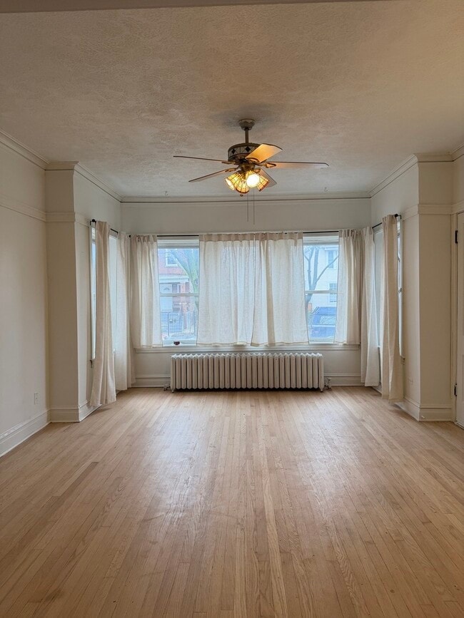 2453 N Tripp Ave in Chicago, IL - Building Photo - Building Photo