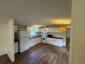 1341 County Rd 1135 in Goshen, AL - Building Photo