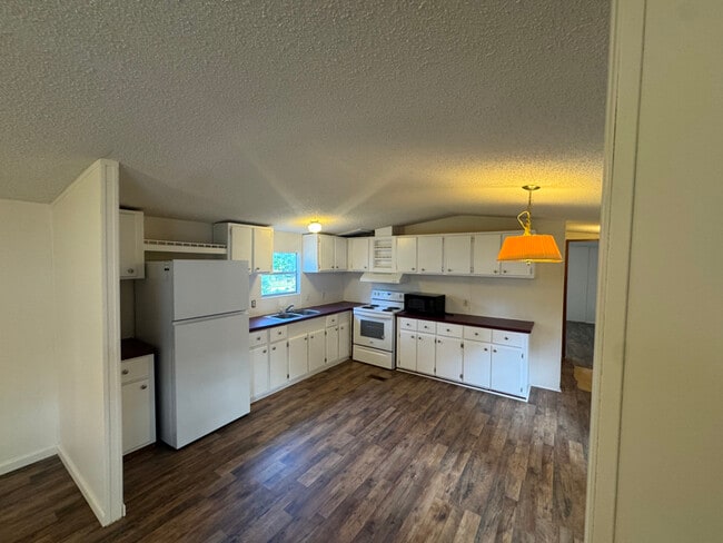 property at 1341 County Rd 1135