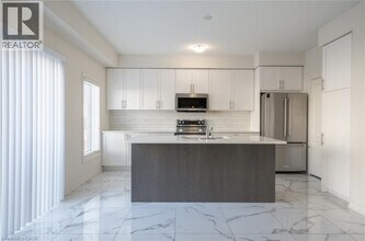 3159 Lula Rd in Burlington, ON - Building Photo - Building Photo