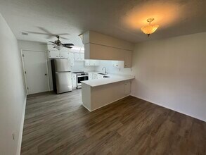 574 SW Duval Ave in Port St. Lucie, FL - Building Photo - Building Photo