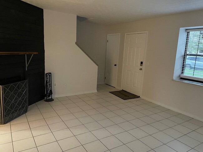 283 Cross Country Dr S in Westerville, OH - Building Photo - Building Photo