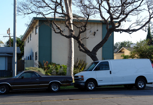 533 Hyde Park Pl in Inglewood, CA - Building Photo - Building Photo