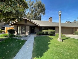 4003 W Hillsdale Ct in Visalia, CA - Building Photo