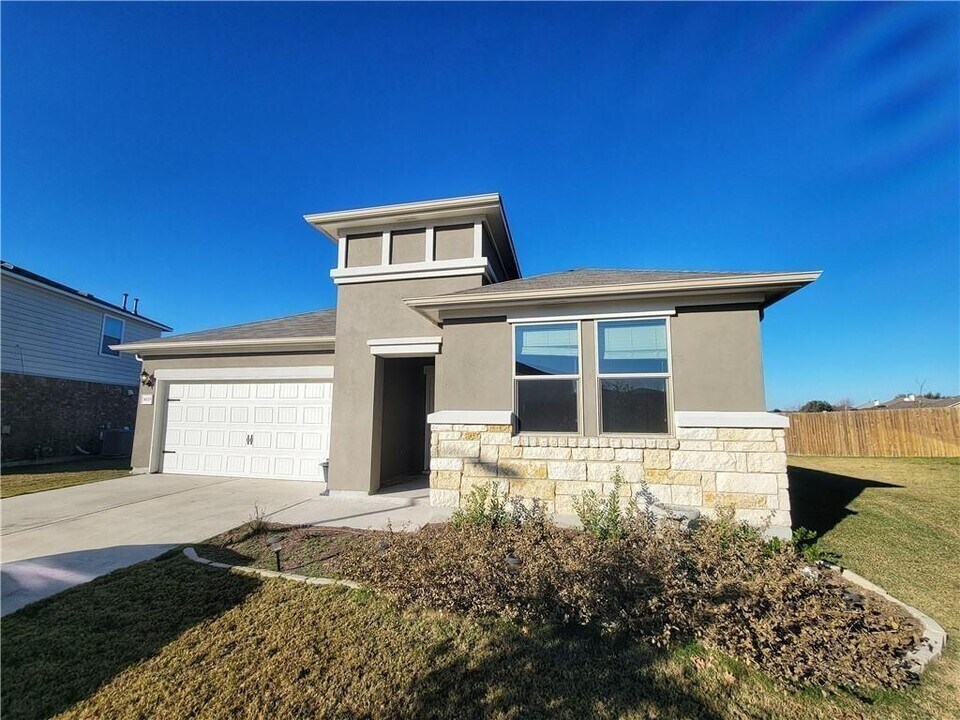 3633 Soft Shore Ln in Pflugerville, TX - Building Photo