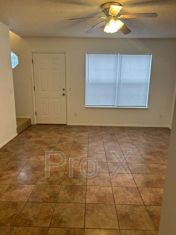 1013 SE 5th St in Bentonville, AR - Foto de edificio - Building Photo