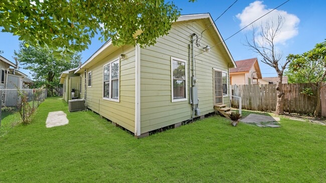 property at 1322 Magnolia St